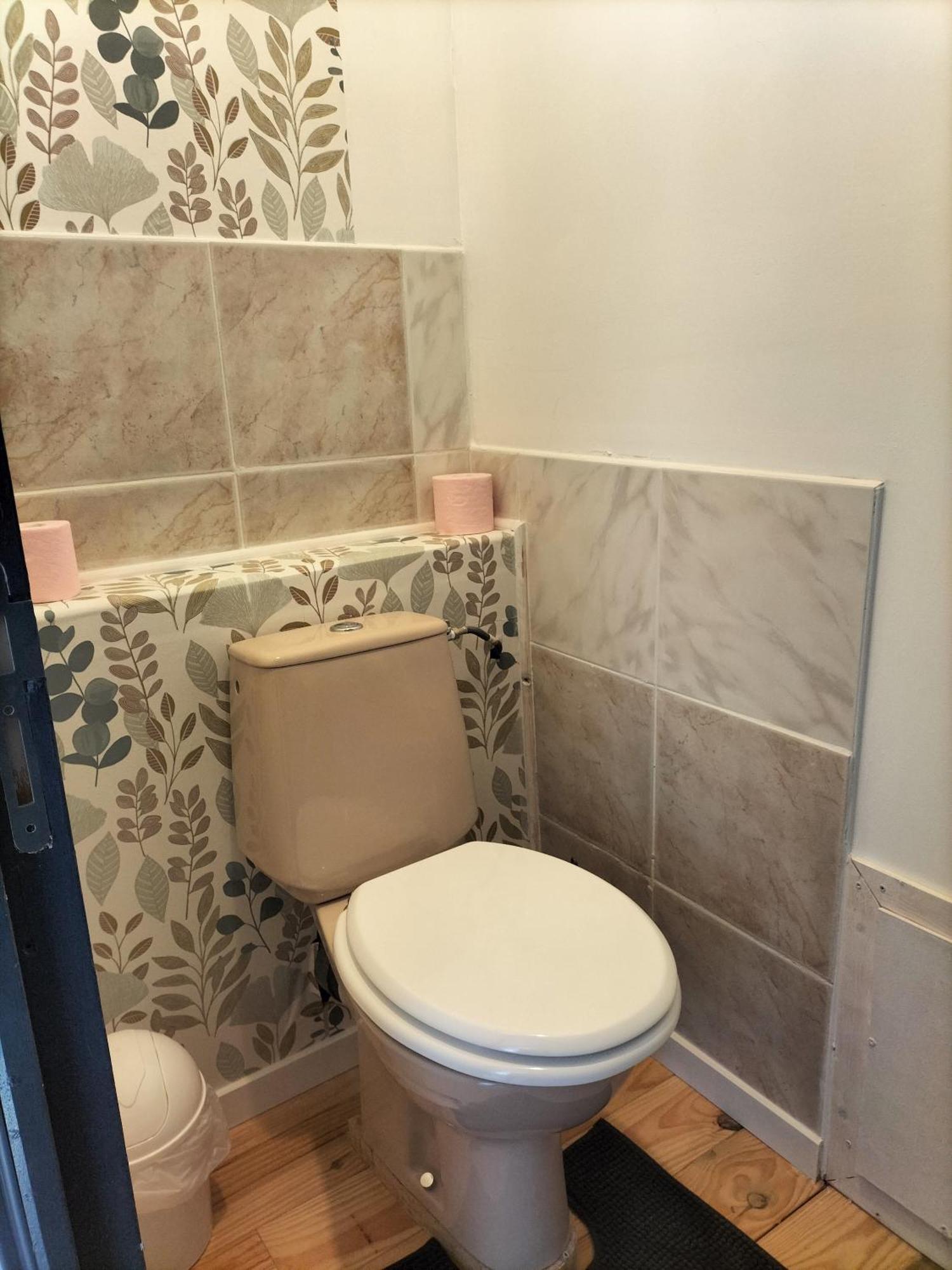 Les 2 Tours Hotel Chenay  Kültér fotó