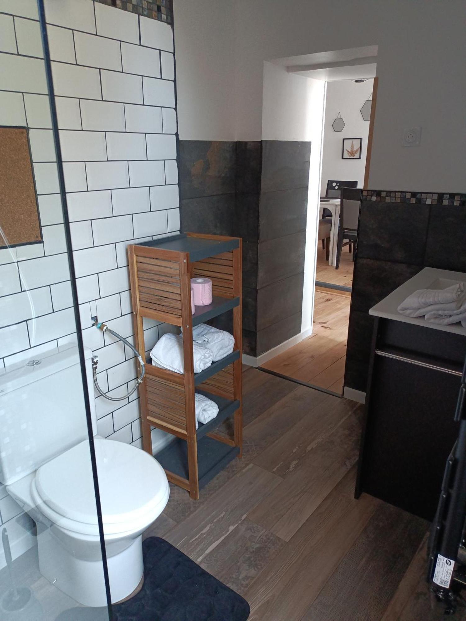 Les 2 Tours Hotel Chenay  Kültér fotó